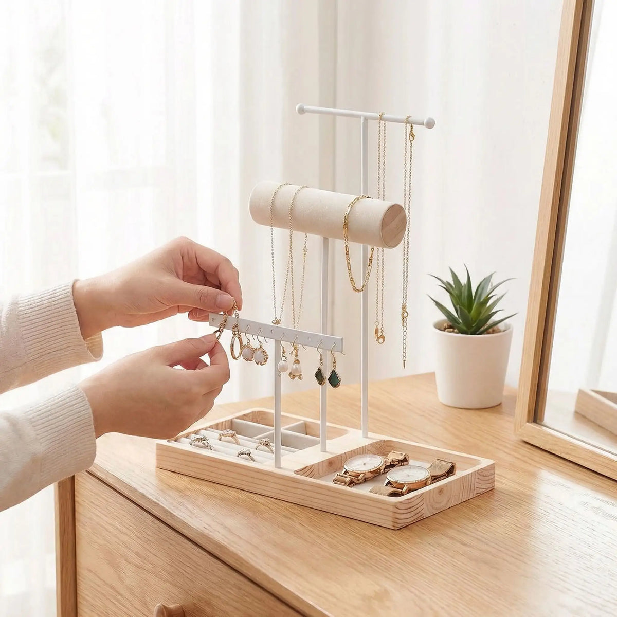 porte bijoux dore magnifique