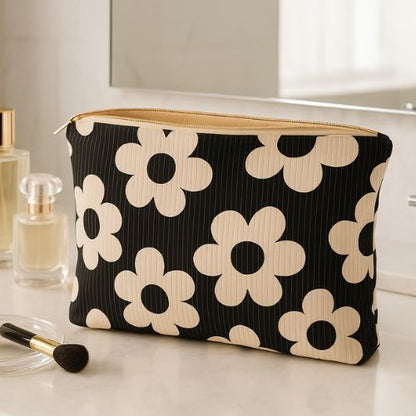 parfums posees cote trousse maquillage