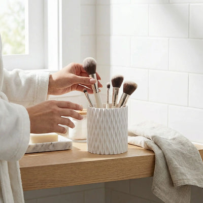 rangement pinceaux maquillage blanc