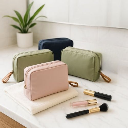 trousse de toilette femme genereuse avec ses couleurs