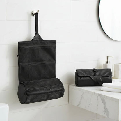 trousse de toilette homme accrochee parfaitement