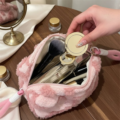 trousse de toilette remplie maquillages
