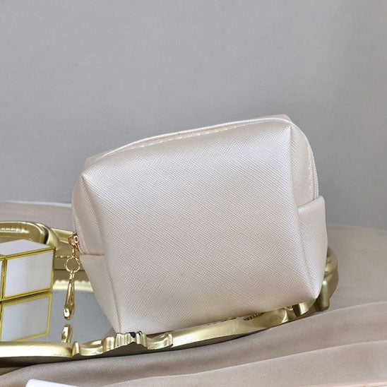 trousse maquillage poser table