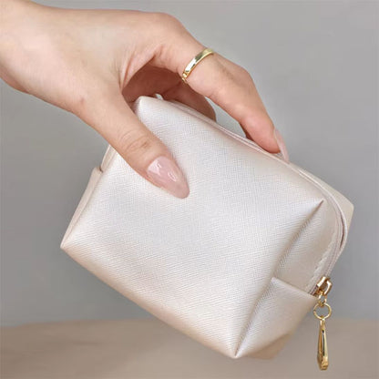 trousse maquillage range parfaitement produits beaute