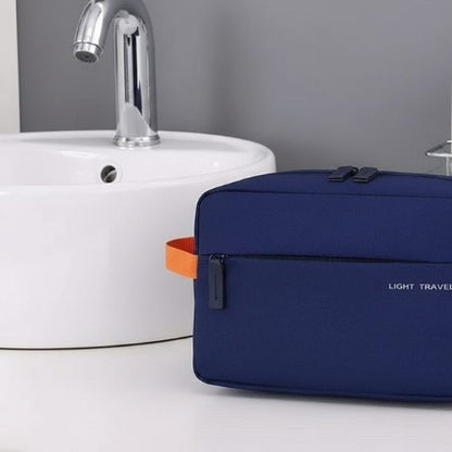 trousse toilette voyage homme posee douche