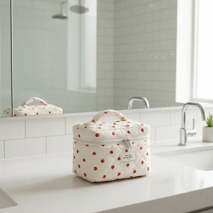 vanity femme devant miroir