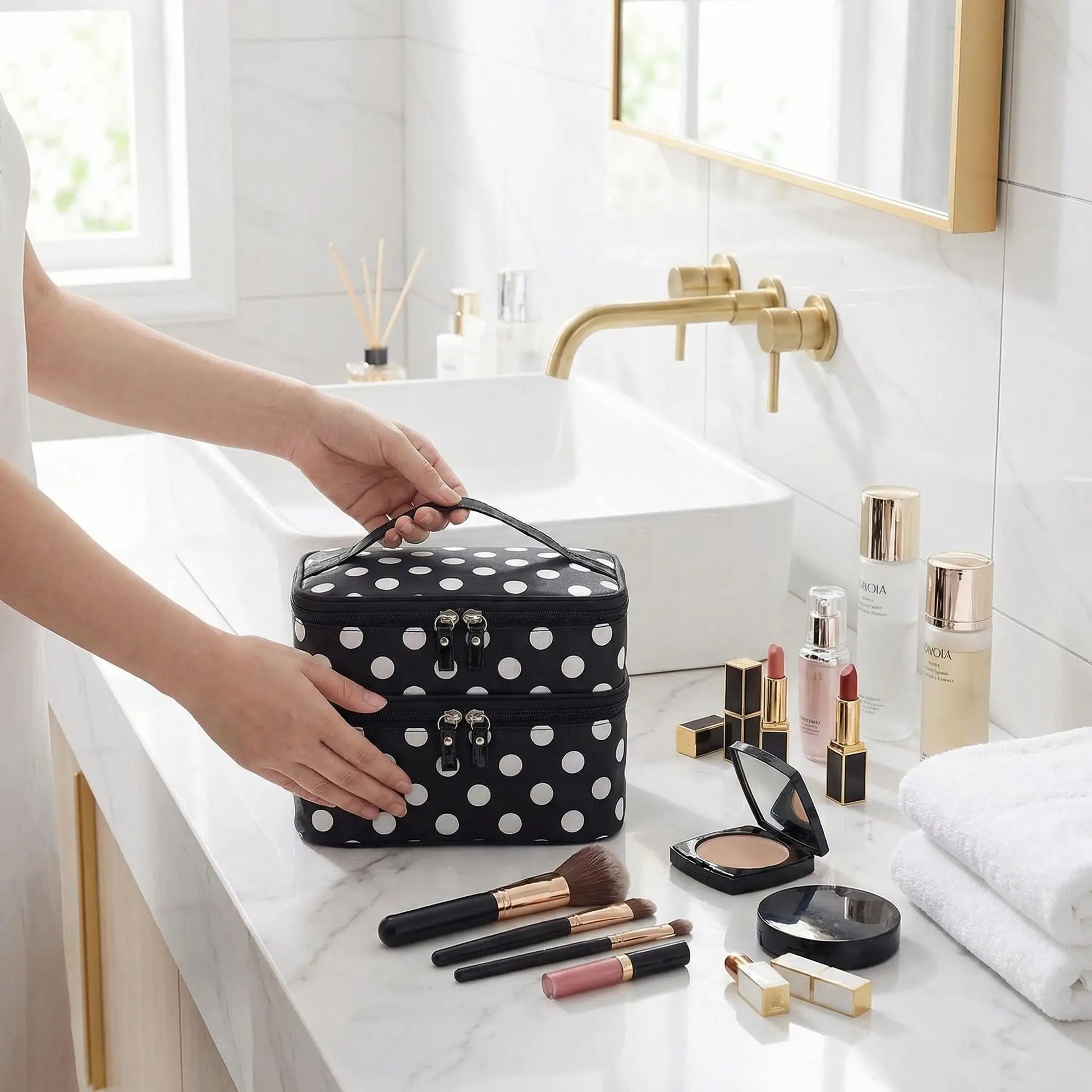 vanity femme voyage noir pois blanc