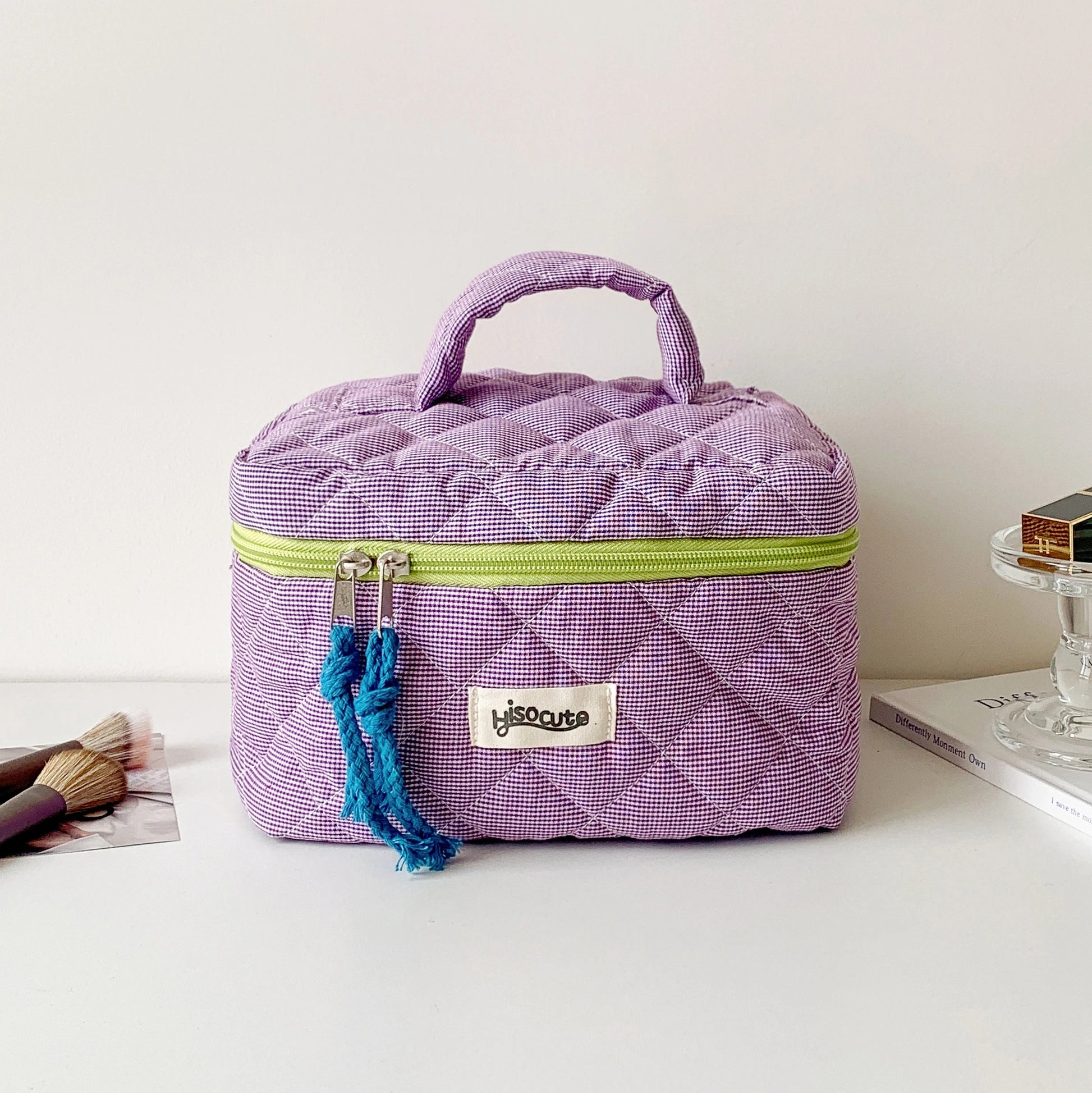 vanity violet magnifique